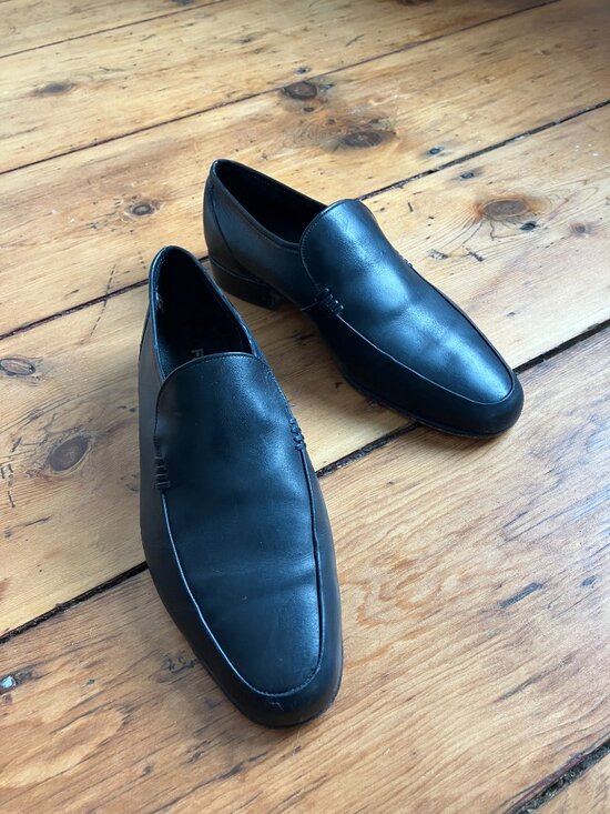 minimalist black leather Freeman loafers sz 6.5 mens / 8 womens main image 6